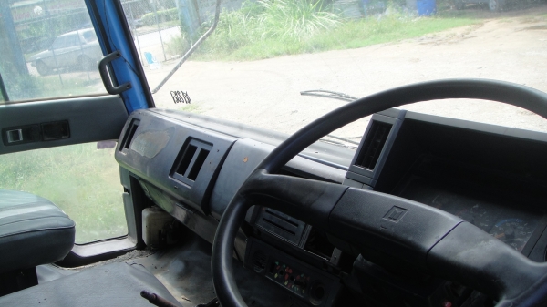 หัวรถ ISUZU ROCKY เดิมๆบางๆ ไม่ผุ ขาดีดหน้า ขาหลัง ของครบ ยกใส่รถวิ่งได้เลย หัวรถ ISUZU ROCKY เดิมๆบางๆ ไม่ผุ ขาดีดหน้า ขาหลัง ของครบ ยกใส่รถวิ่งได้เลย