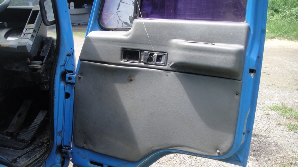 หัวรถ ISUZU ROCKY เดิมๆบางๆ ไม่ผุ ขาดีดหน้า ขาหลัง ของครบ ยกใส่รถวิ่งได้เลย หัวรถ ISUZU ROCKY เดิมๆบางๆ ไม่ผุ ขาดีดหน้า ขาหลัง ของครบ ยกใส่รถวิ่งได้เลย