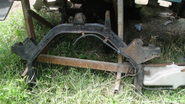 หัวรถ ISUZU ROCKY เดิมๆบางๆ ไม่ผุ ขาดีดหน้า ขาหลัง ของครบ ยกใส่รถวิ่งได้เลย หัวรถ ISUZU ROCKY เดิมๆบางๆ ไม่ผุ ขาดีดหน้า ขาหลัง ของครบ ยกใส่รถวิ่งได้เลย