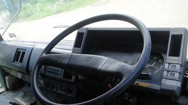 หัวรถ ISUZU ROCKY เดิมๆบางๆ ไม่ผุ ขาดีดหน้า ขาหลัง ของครบ ยกใส่รถวิ่งได้เลย หัวรถ ISUZU ROCKY เดิมๆบางๆ ไม่ผุ ขาดีดหน้า ขาหลัง ของครบ ยกใส่รถวิ่งได้เลย