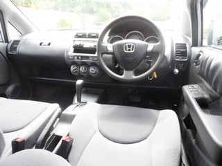 HONDA JAZZ 1.5 V-TEC ปี 2004จัดไฟแนนซ์ ดาวน์ 8000 T.086-5279533