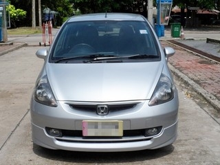 HONDA JAZZ 1.5 V-TEC ปี 2004จัดไฟแนนซ์ ดาวน์ 8000 T.086-5279533