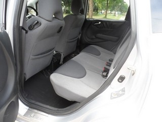 HONDA JAZZ 1.5 V-TEC ปี 2004จัดไฟแนนซ์ ดาวน์ 8000 T.086-5279533