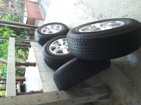 แม๊ก 17 นิ้ว ford ranger 2.2 พร้อมยาง 265/65/r17 แม๊ก 17 นิ้ว ford ranger 2.2 พร้อมยาง 265/65/r17