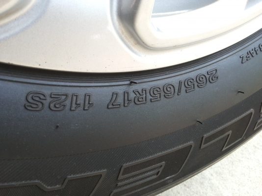 แม๊ก 17 นิ้ว ford ranger 2.2 พร้อมยาง 265/65/r17 แม๊ก 17 นิ้ว ford ranger 2.2 พร้อมยาง 265/65/r17