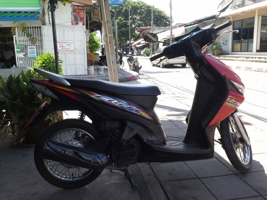 ขาย Honda Click 110 ปี 49 ตัวแรก รุ่นคาร์บู,เครื่องดีเดิมๆ,ชุดสีไม่ค่อยสวย,ภาษีเต็ม+เล่มพร้อมโอน