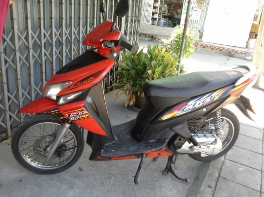 ขาย Honda Click 110 ปี 49 ตัวแรก รุ่นคาร์บู,เครื่องดีเดิมๆ,ชุดสีไม่ค่อยสวย,ภาษีเต็ม+เล่มพร้อมโอน