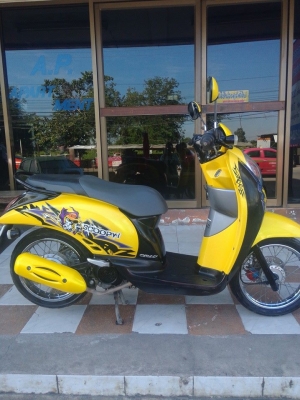 Honda Scoopy i ปลายปี 2554 รถสวยสดใส ลาย Active Boy ประหยัดน้ำมันได้ดี