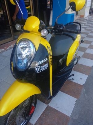 Honda Scoopy i ปลายปี 2554 รถสวยสดใส ลาย Active Boy ประหยัดน้ำมันได้ดี