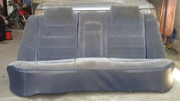 เบาะรถยต์ กำมะหยี่ สภาพสวย ครบชุด  เฉพาะคู่หน้า = 2500 บาท ทั้งชุด = 3500 บาท