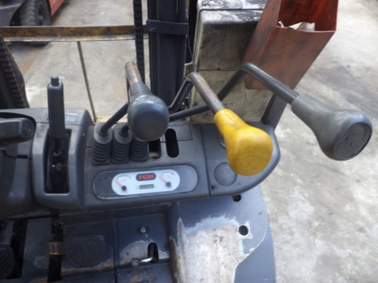 ฟอร์คลิฟต์ 2.5 ตัน TCM FD25T3 #2N506222 (Diesel/เสาสูง 4 เมตร) สนใจโทร. 080-6565422 (หนิง)