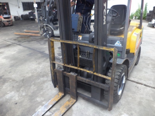 ฟอร์คลิฟต์ 2.5 ตัน TCM FD25T3 #2N506222 (Diesel/เสาสูง 4 เมตร) สนใจโทร. 080-6565422 (หนิง)