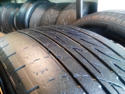 ยาง Bridgestone 215/50/17 ปี 11 ยาง Bridgestone 215/50/17 ปี 11