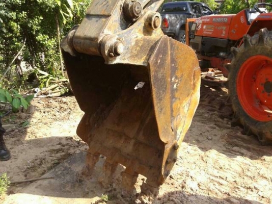 KOMATSU-pc100-5 ไฟตัด แอร์เย็น เครื่องดี ช่วงล่างแน่นเอวไม่หลวมใบแทรคครบ