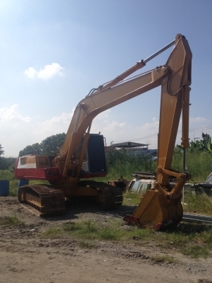 ขายดาวน์ KOMATSU PC 200-5 ขายดาวน์ KOMATSU PC 200-5