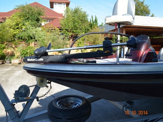 Nitro NX882 yr2000 w/Mercury 150hp หรือ ไม่เอาเครื่อง