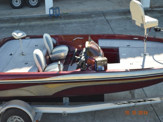 Nitro NX882 yr2000 w/Mercury 150hp หรือ ไม่เอาเครื่อง