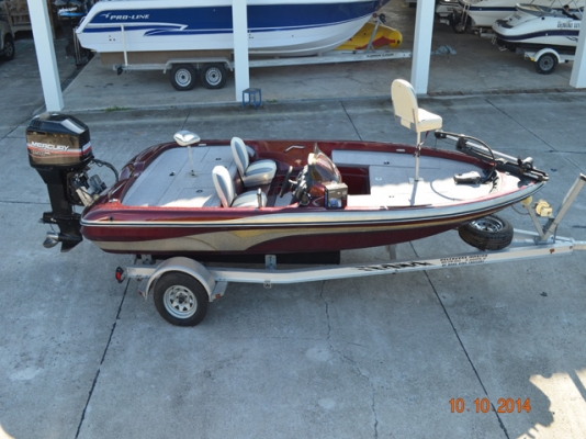 Nitro NX882 yr2000 w/Mercury 150hp หรือ ไม่เอาเครื่อง