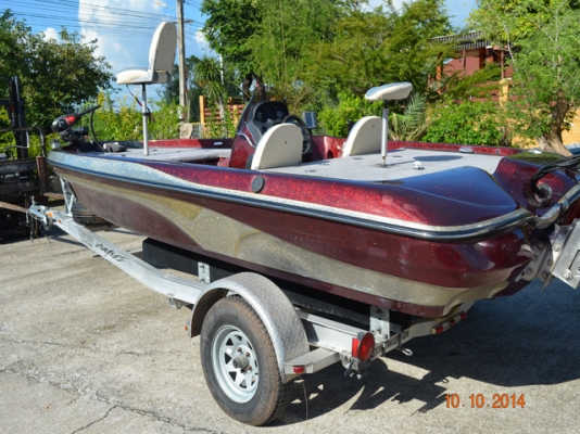 Nitro NX882 yr2000 w/Mercury 150hp หรือ ไม่เอาเครื่อง