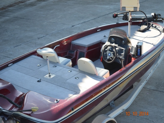 Nitro NX882 yr2000 w/Mercury 150hp หรือ ไม่เอาเครื่อง