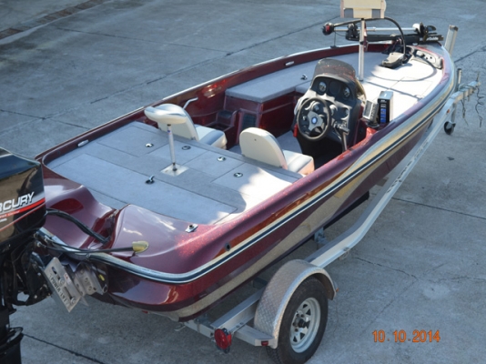 Nitro NX882 yr2000 w/Mercury 150hp หรือ ไม่เอาเครื่อง