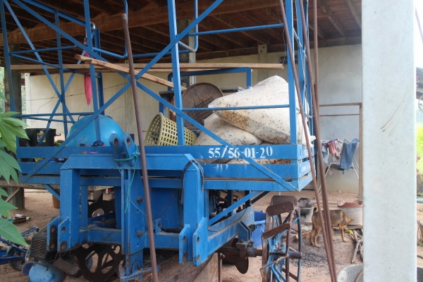 มาไวไปเร็วอีกแล้วครับท่าน ไปนราธิวาส อาด ลาด แล้ว ครับท่าน เครื่องปลูกอ้อย สวยกริบกว่าเดิม สำหรับท่านที่พลาดโอกาศใน ล๊อตแรกใกล้ฤดูปลูกเข้ามาทุกขณะแล้ว หาอยู่ไม่ผิดหวังแน่นอน