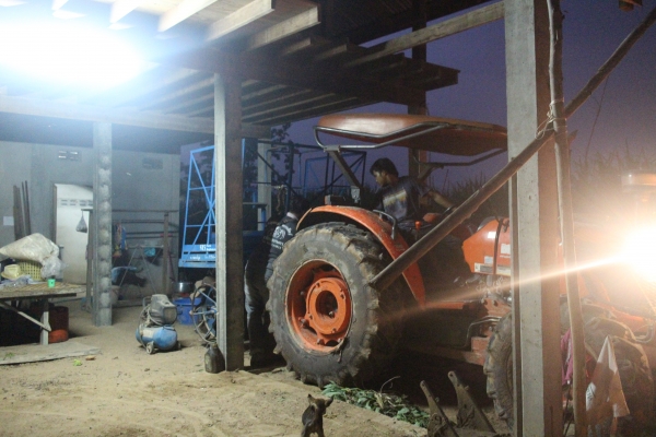 มาไวไปเร็วอีกแล้วครับท่าน ไปนราธิวาส อาด ลาด แล้ว ครับท่าน เครื่องปลูกอ้อย สวยกริบกว่าเดิม สำหรับท่านที่พลาดโอกาศใน ล๊อตแรกใกล้ฤดูปลูกเข้ามาทุกขณะแล้ว หาอยู่ไม่ผิดหวังแน่นอน