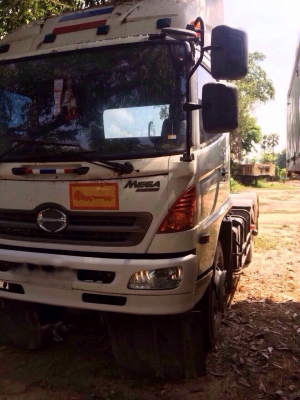 ขายหัวลาก Hino mega 320 ปี 46 พร้อมหางโรเบสพนัสยาว 12 เมตร 2 เพลา