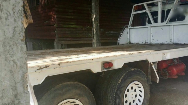 รถฮีโน่ 10 ล้อ KT - 725  ท้ายลาด  178 แรงม้า.  สนใจติดต่อ 081 - 6079515