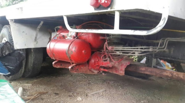 รถฮีโน่ 10 ล้อ KT - 725  ท้ายลาด  178 แรงม้า.  สนใจติดต่อ 081 - 6079515