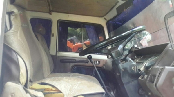 รถฮีโน่ 10 ล้อ KT - 725  ท้ายลาด  178 แรงม้า.  สนใจติดต่อ 081 - 6079515