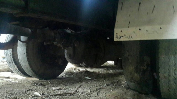 รถฮีโน่ 10 ล้อ KT - 725  ท้ายลาด  178 แรงม้า.  สนใจติดต่อ 081 - 6079515