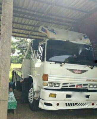 รถฮีโน่ 10 ล้อ KT - 725  ท้ายลาด  178 แรงม้า.  สนใจติดต่อ 081 - 6079515
