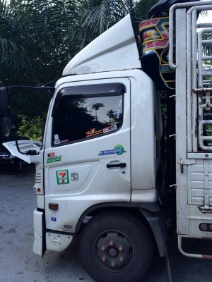 รถฮีโน่ 6 ล้อ รั้ว ( ไม่ดั้ม ) 175 แรงม้า. ปี 55 สนใจติดตอ 081 - 6079515 รถฮีโน่ 6 ล้อ รั้ว ( ไม่ดั้ม ) 175 แรงม้า. ปี 55 สนใจติดตอ 081 - 6079515