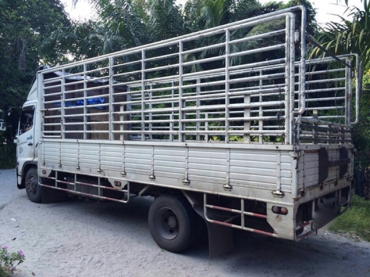 รถฮีโน่ 6 ล้อ รั้ว ( ไม่ดั้ม ) 175 แรงม้า. ปี 55 สนใจติดตอ 081 - 6079515 รถฮีโน่ 6 ล้อ รั้ว ( ไม่ดั้ม ) 175 แรงม้า. ปี 55 สนใจติดตอ 081 - 6079515