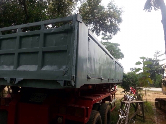 ขายหางพ่วงเซมิดัมพ์ หน้าพระลาน 2 เพลา ยาว8.30 เมตร ทะเบียนพร้อม