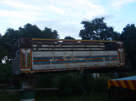 ขายกระบะบรรทุกสิบล้อ