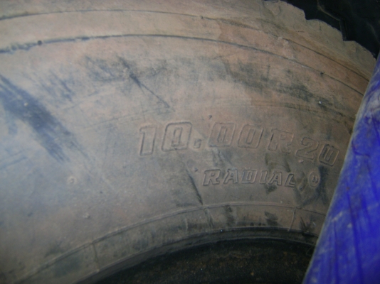 ยางรถบรรทุก  1000/ 20  ถอดจากรถ   9  เส้น  ราคา คุยกับเจ้าของรถเลย ครับ