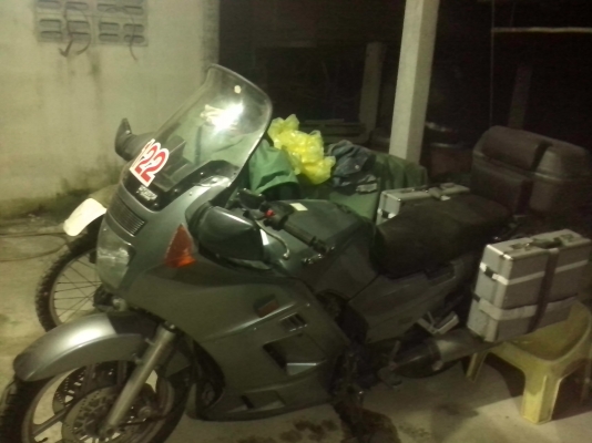 kawasaki GTR1000สภาพเดิมๆสีเดิมยุ่นจอดมากกว่าขับสวยเดิมครับ