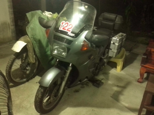 kawasaki GTR1000สภาพเดิมๆสีเดิมยุ่นจอดมากกว่าขับสวยเดิมครับ