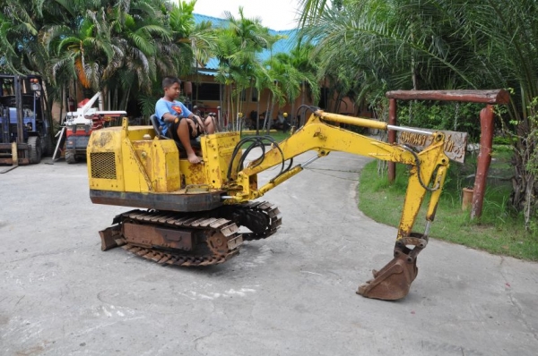 ขาย แบคโฮKOMATSU PC05เครื่อง3สูบแรงสะใจ สวยเดิมจากญี่ปุ่นยังไม่เคยใช้ในไทย 89,000บาท เท่านั้น