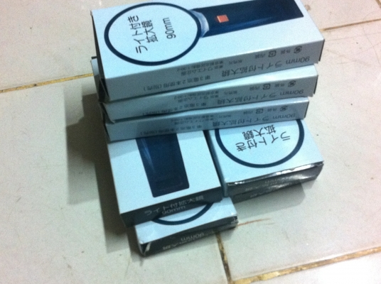 แว่นส่องขยาย ขนาดใหญ่ โต 90 มม.พร้อมไฟช่วยในการมองเห็น