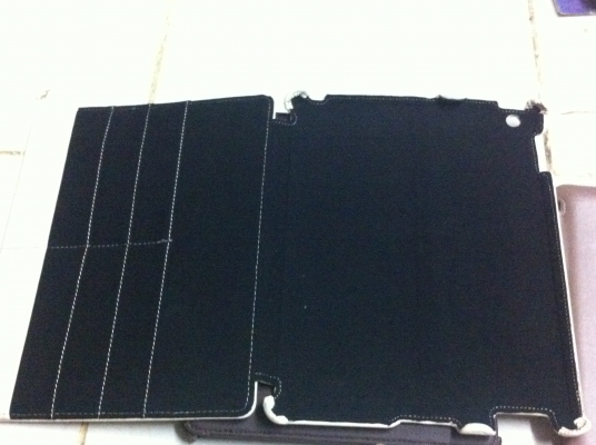 ซ่อง Caseหนังใส่ iPad จากญี่ปุ่น ของใหม่อย่างดีมีหลายรูปแบบปกพับเพื่อตั้งได้ ด้านในออกแบบใส่นามบัตรต่างๆได้