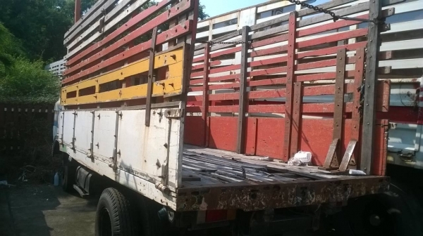 ขายถูกรถบรรทุก 6 ล้อ HINO KM310 คัสซีสวยตลอดเส้น  เครื่องเดิม DQ100 มีสโลว์กลาง ยางเต็ม ทะเบียนพร้อมโอน ราคาต่อรองได้ครับ