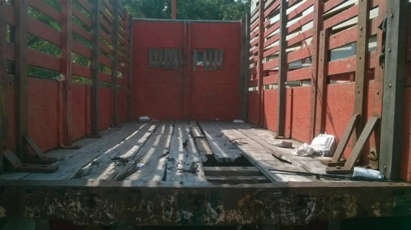 ขายถูกรถบรรทุก 6 ล้อ HINO KM310 คัสซีสวยตลอดเส้น  เครื่องเดิม DQ100 มีสโลว์กลาง ยางเต็ม ทะเบียนพร้อมโอน ราคาต่อรองได้ครับ