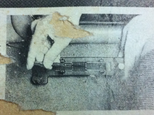 อุปกรณ์นิรภัยช่วยชีวิตในรถ ค้อนเคาะกระจกรถและมีดตัดเข็มขัดนิรภัย