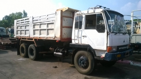 ขายไอ้หลง FN527M-A เครื่อง 6D16 195 แรงม้า คัสซีสวยตลอดเส้น เกียร์ 10 สปีด ช่วงล่างแน่น ทะเบียนพร้อมโอน ราคาต่อรองได้ครับ