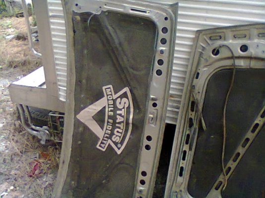 ขายประตู BMW E30 4บาน+ฝากระโปรง หน้าหลัง เหมาๆไป 5500บาท