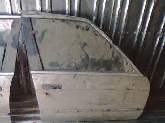 ขายประตู BMW E30 4บาน+ฝากระโปรง หน้าหลัง เหมาๆไป 5500บาท