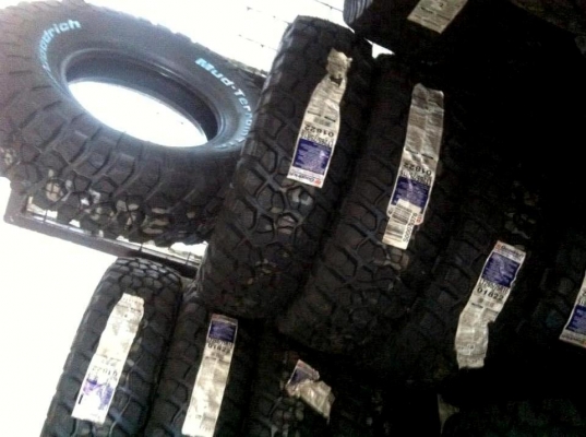 ยางใหม่ BF Goodrich Mud-Terrain KM2 265 75 r16 เส้นละ 7500 ยางใหม่ BF Goodrich Mud-Terrain KM2 265 75 r16 เส้นละ 7500